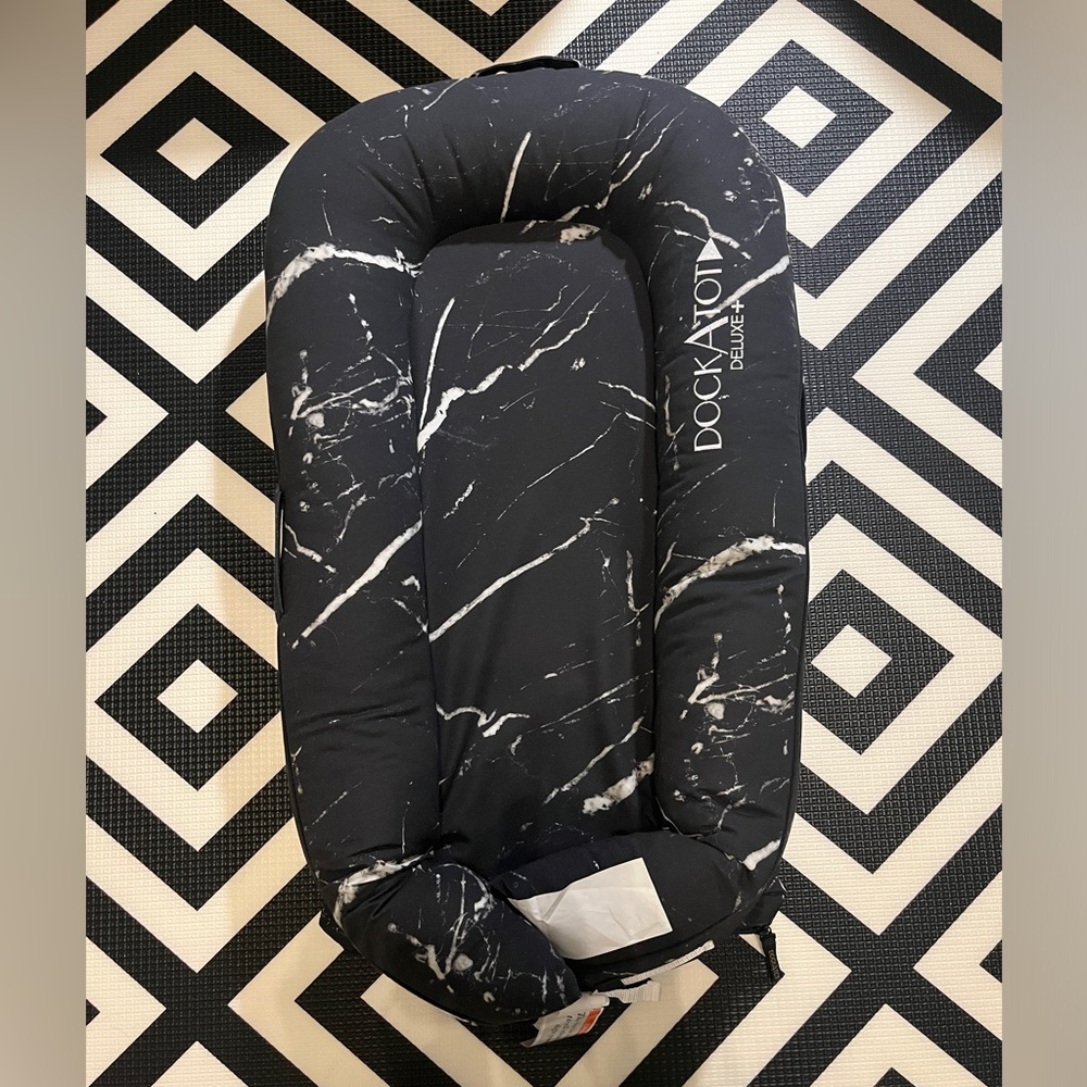 DockaTot Deluxe+ Black Marble EUC